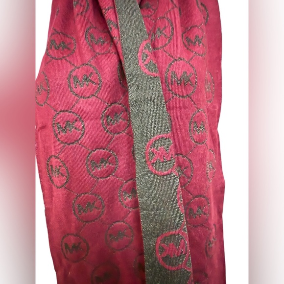 Michael Michael Kors Black and Red Scarf With Logo NWT - Picture 3 of 9